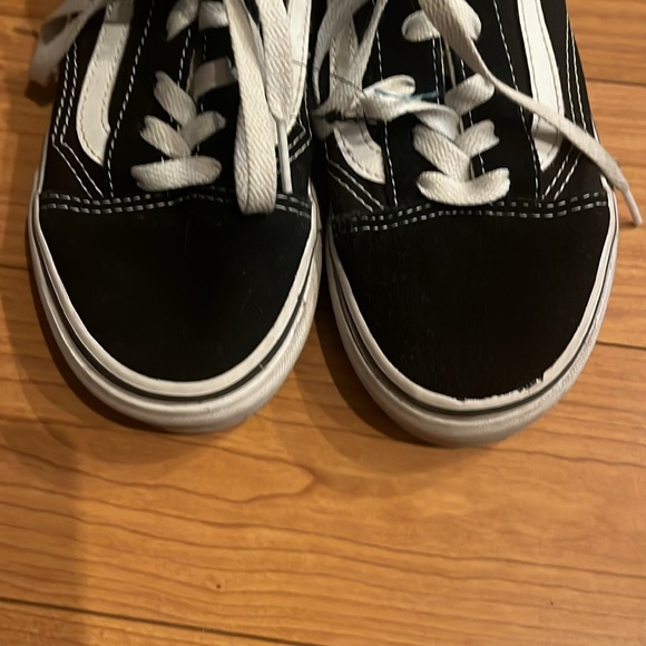 Classic black and white old skool low cut Vans - Picture 5 of 10